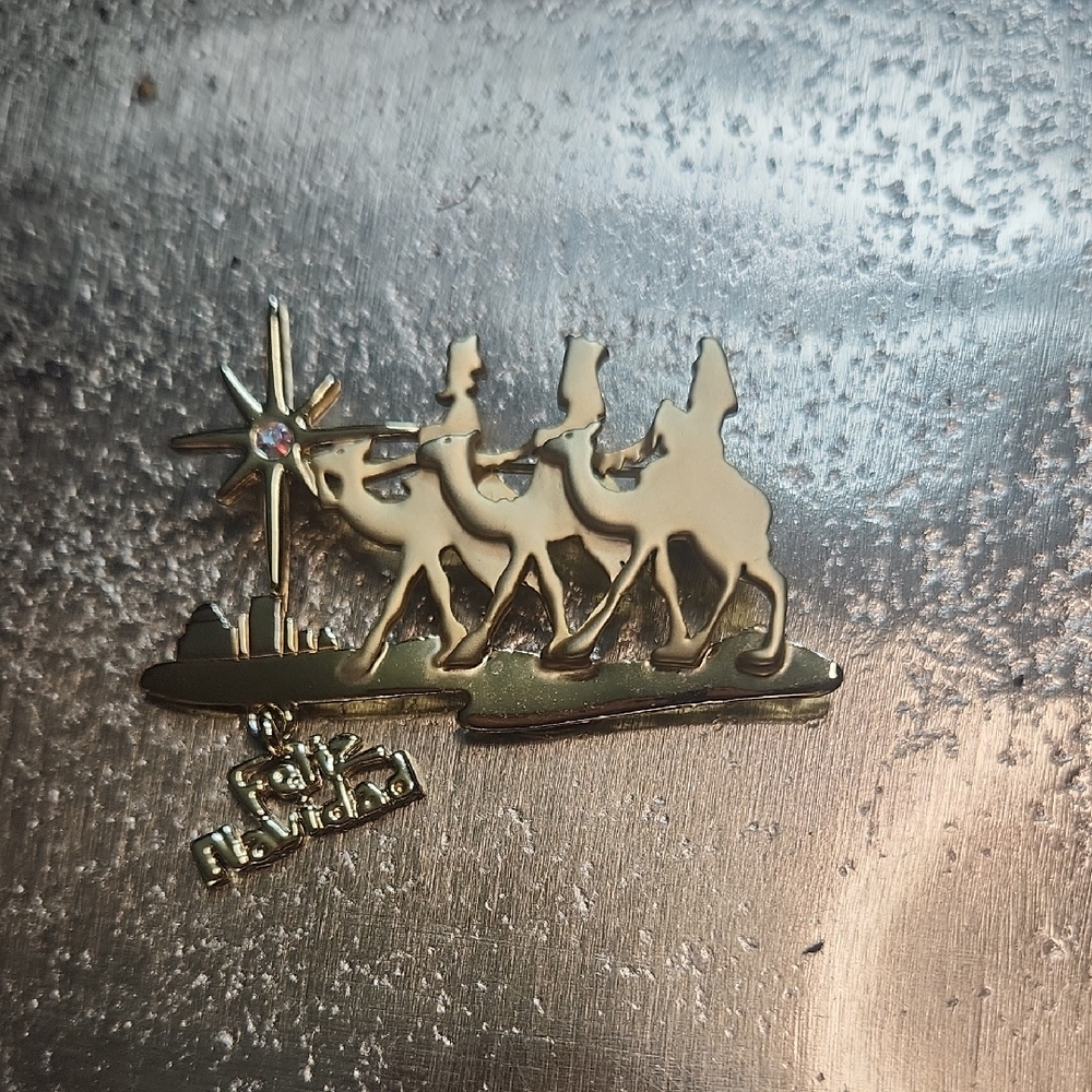 Camel Caravan Brooch